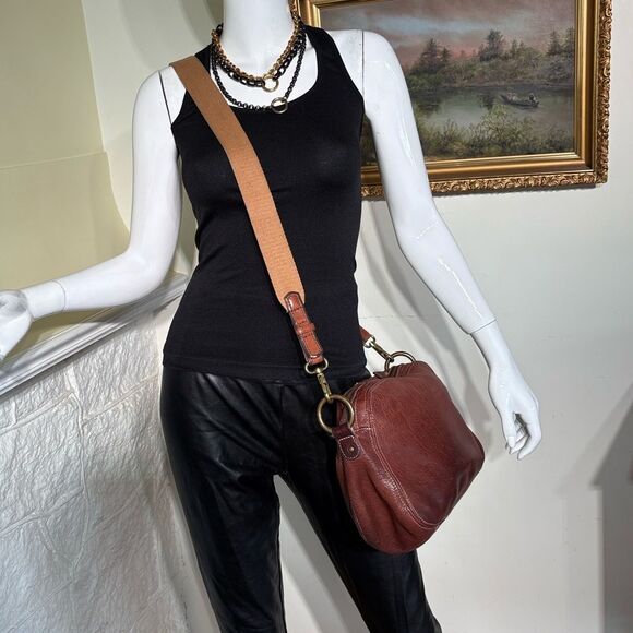 Roots Leather Vintage Crossbody Bag - Picture 3 of 16